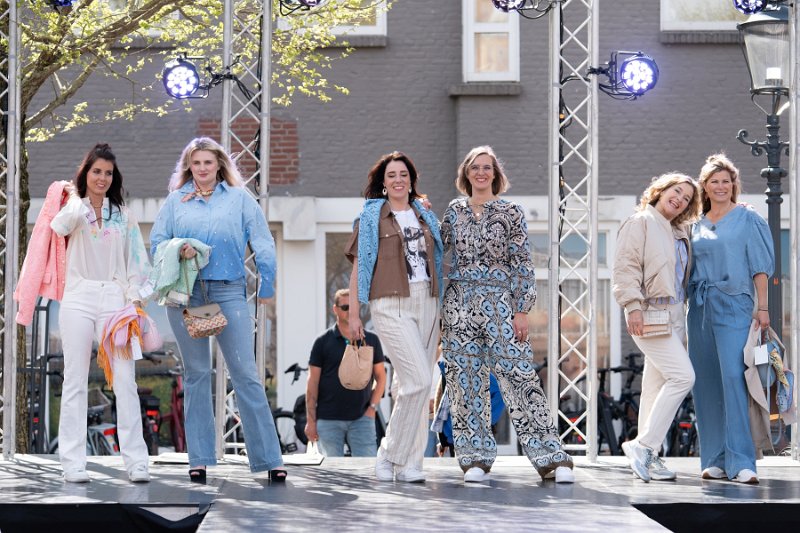 Modeshow 120_.jpg